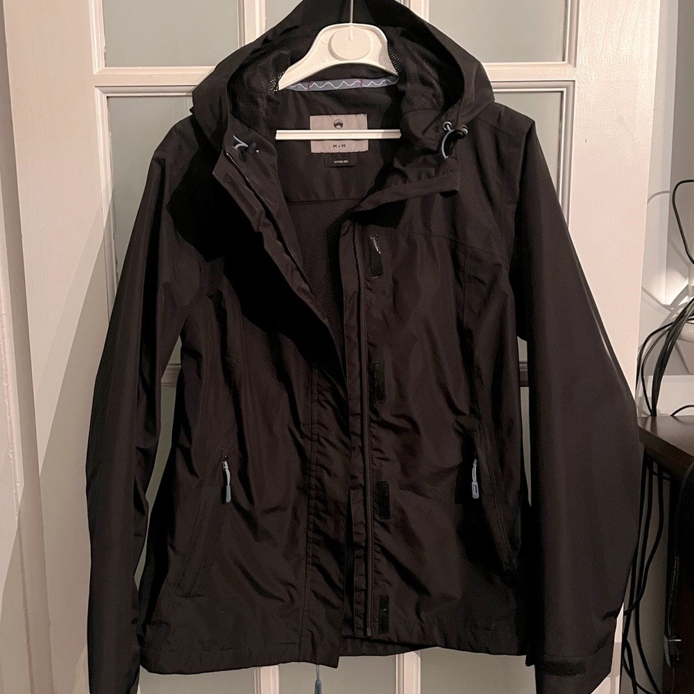 Womens windRiver windbreaker style jacket size Med.